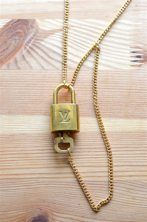 louis vuitton turn lock clasp gets dull